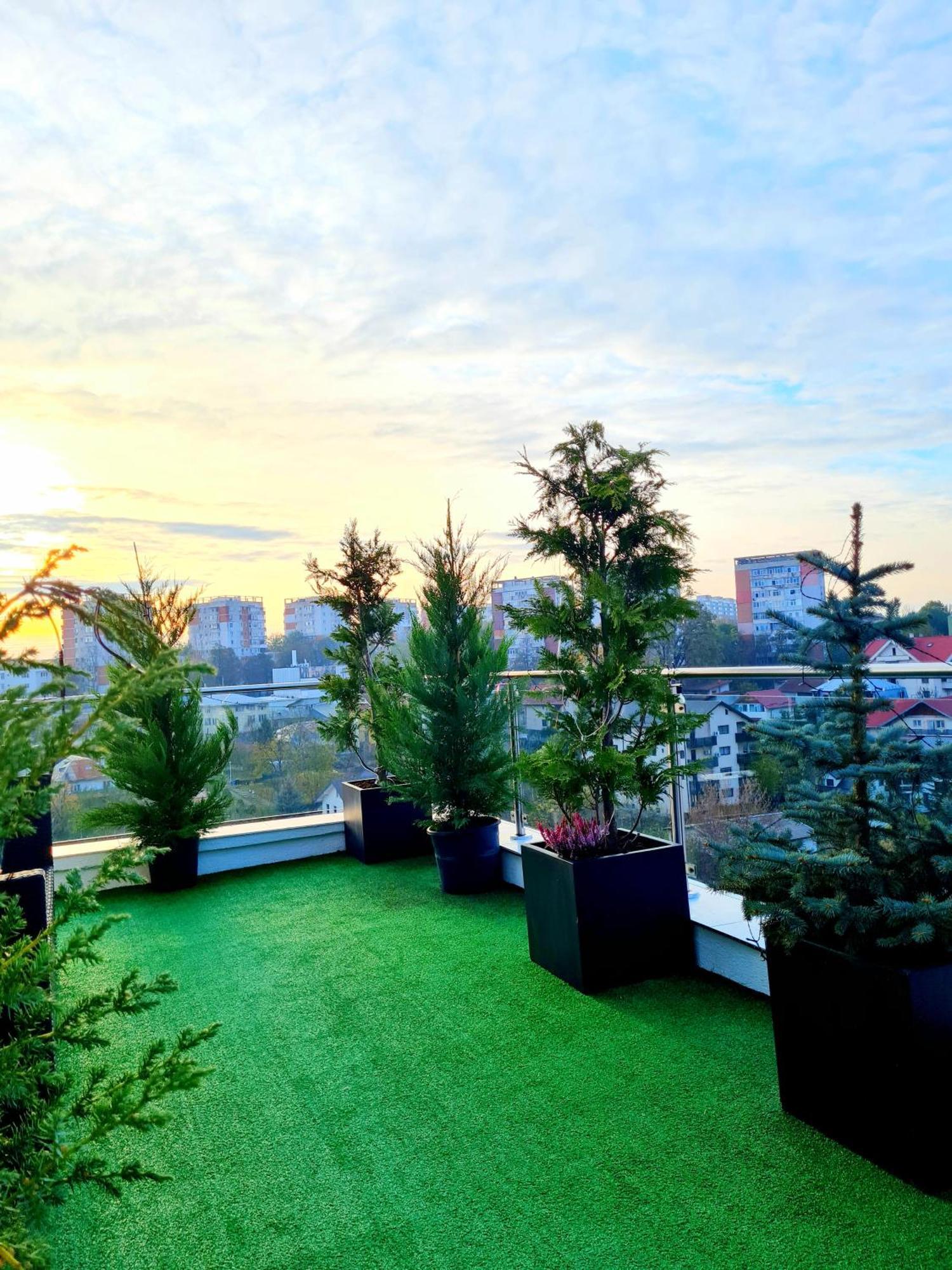 Penthouse Aeroport Iasi Apartment ภายนอก รูปภาพ